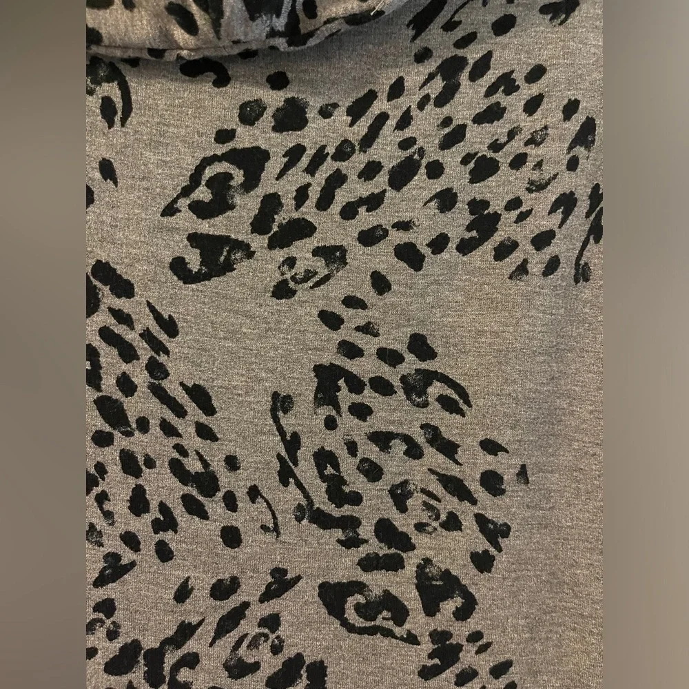 Chico’s Zenergy Cozy Animal-Print Brushed Fleece Tunic Size XL/16 (Chico’s Sz 3) - Picture 9 of 13